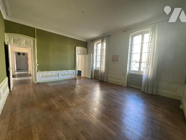 Dole , Bel appartement ancien 135 m²