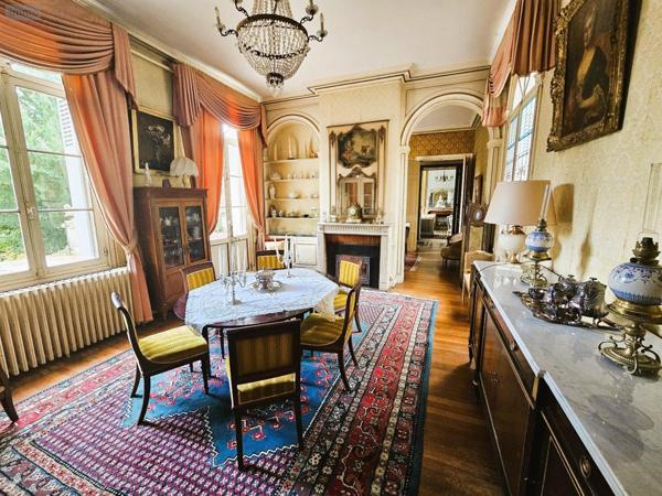 Propriete à vendre à Tours dans l'Indre-et-Loire (37000), ref : Château