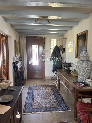 Villa 7 pièce(s) 4 chambre(s) 246 m²