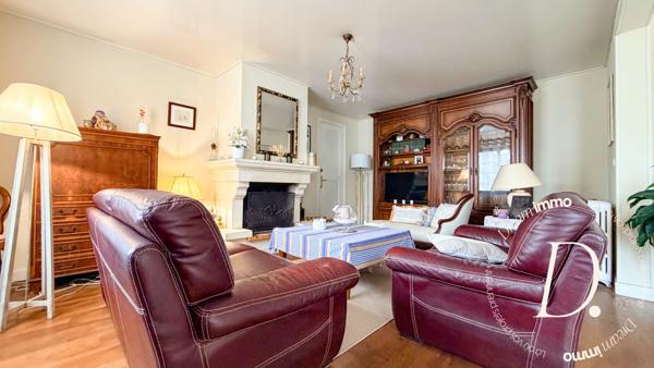 Maison Bourgeoise Atypique – Luminosité, beaux volumes  & Vie Tout à Pied