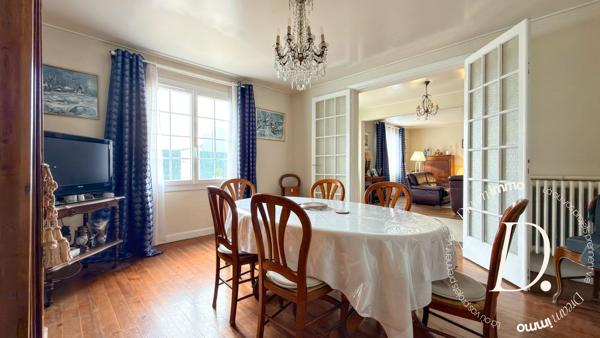 Maison Bourgeoise Atypique – Luminosité, beaux volumes  & Vie Tout à Pied