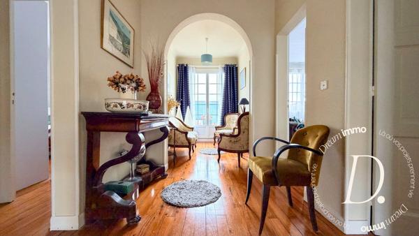 Maison Bourgeoise Atypique – Luminosité, beaux volumes  & Vie Tout à Pied