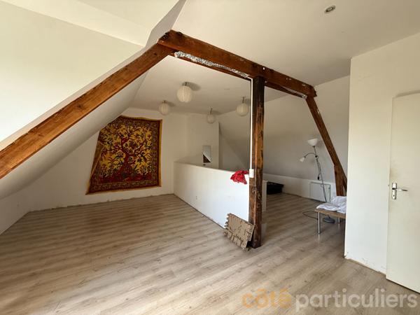 Vente
                Maison187 m² - 8 Pièces -
                    SAINT AMAND MONTROND (18200)