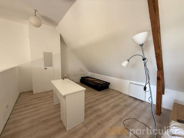 Vente
                Maison187 m² - 8 Pièces -
                    SAINT AMAND MONTROND (18200)