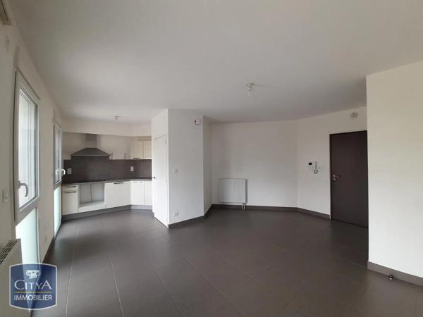 Appartement à louer 2 pièces 46.05m² Laval (53000)