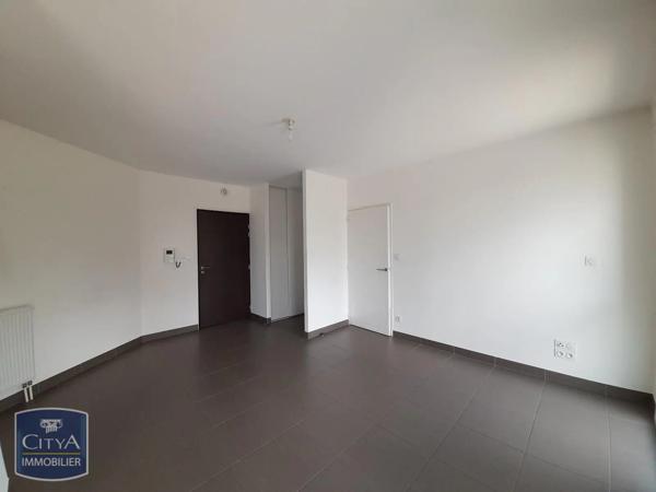 Appartement à louer 2 pièces 46.05m² Laval (53000)