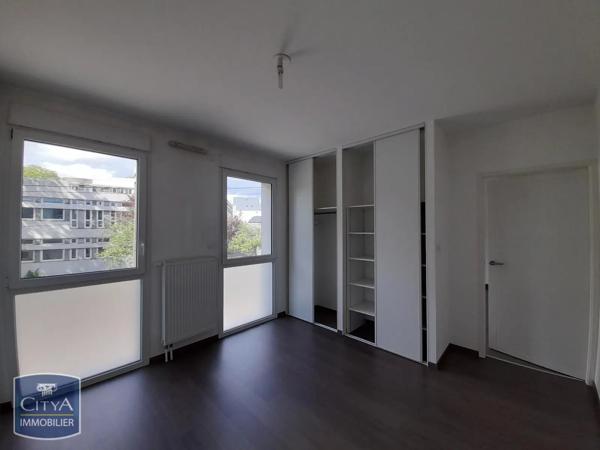 Appartement à louer 2 pièces 46.05m² Laval (53000)