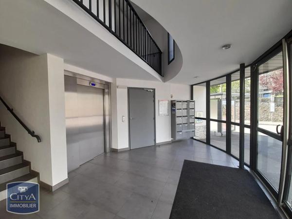 Appartement à louer 2 pièces 46.05m² Laval (53000)