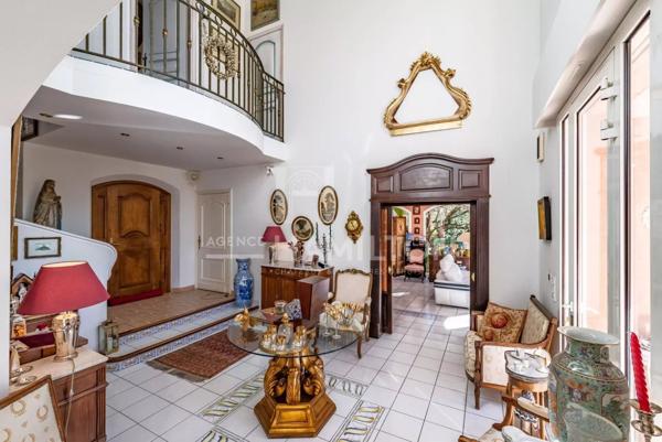 Magnifique propriété de 2 maisons au calme absolu Grasse