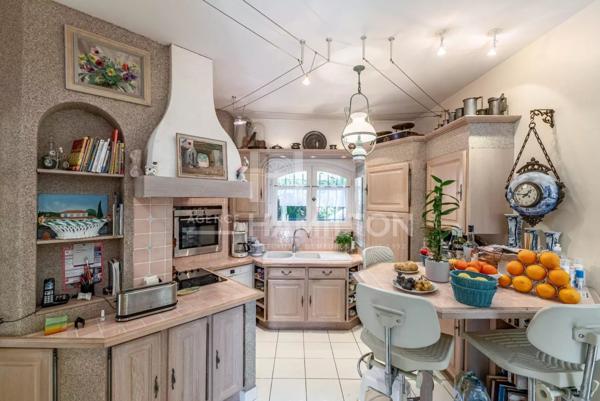 Magnifique propriété de 2 maisons au calme absolu Grasse