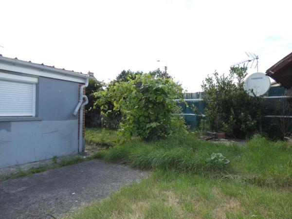 Comines, maison semi individuelle trois chambres jardin et garage