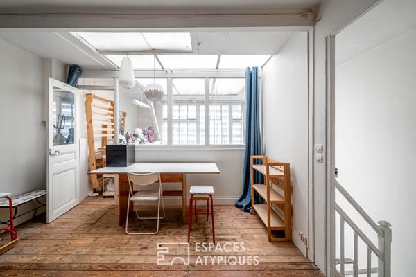 Authentique atelier d’artiste en dernier étage à rénover – Place de Mexico