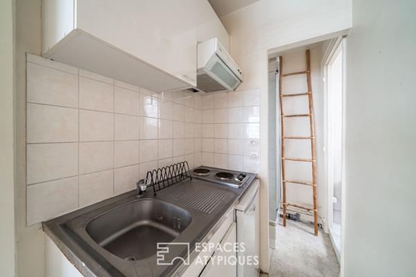 Authentique atelier d’artiste en dernier étage à rénover – Place de Mexico