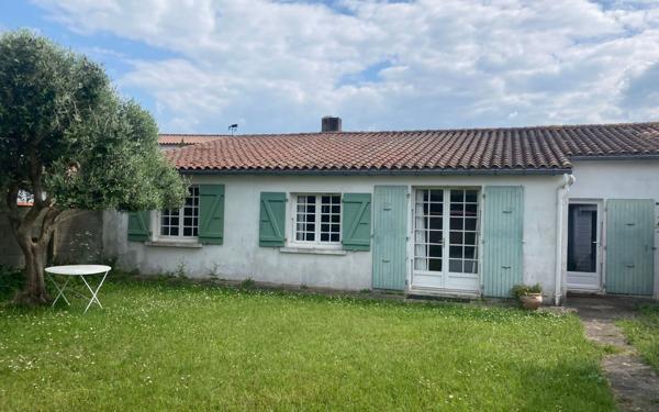 Maison à vendre    4 pièces •  La Flotte