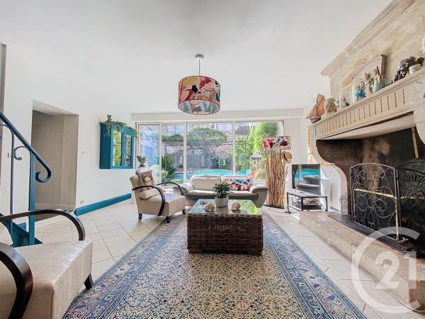 Maison à vendre  7 pièces - 203,97 m 2   ROCHEFORT  - 17