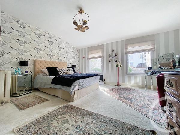 Maison à vendre  7 pièces - 203,97 m 2   ROCHEFORT  - 17