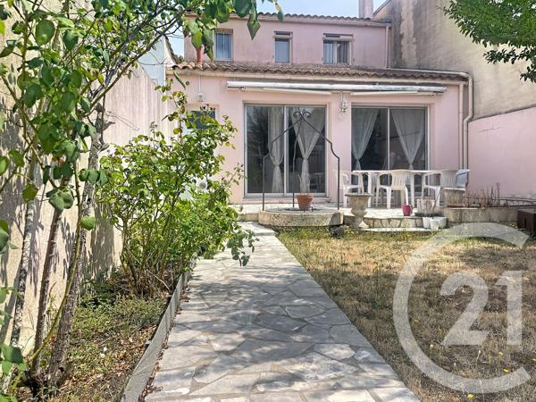 Maison à vendre  7 pièces - 203,97 m 2   ROCHEFORT  - 17