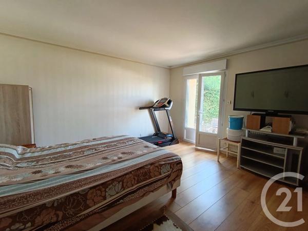Maison à vendre  5 pièces - 129 m 2   MONTSURS ST CENERE  - 53