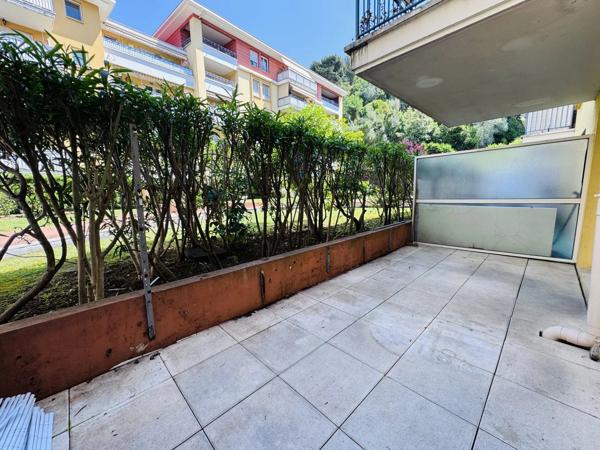 Vente                                                      Appartement
                        
                     2 pièces                      42 m2                     à Nice