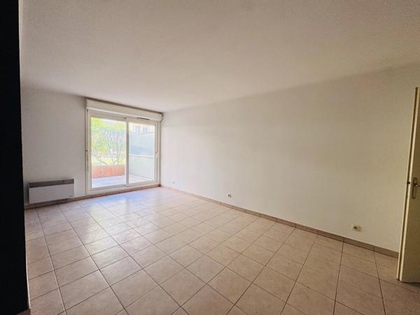 Vente                                                      Appartement
                        
                     2 pièces                      42 m2                     à Nice