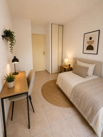 Vente                                                      Appartement
                        
                     2 pièces                      42 m2                     à Nice