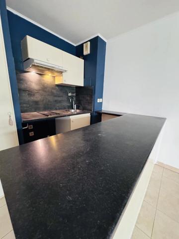 Vente                                                      Appartement
                        
                     2 pièces                      42 m2                     à Nice