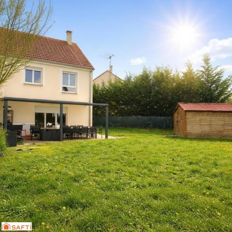 Maison 5 pièces, 4 chambres, terrasse, quartier calme.