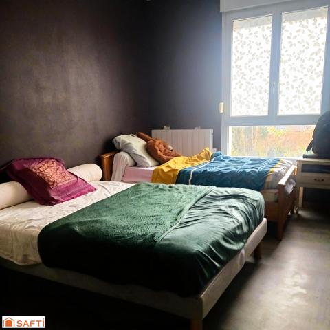 Maison 5 pièces, 4 chambres, terrasse, quartier calme.