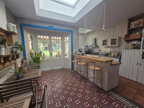 Maison Semi bourgeoise 3 chambres et jardin 120 m2