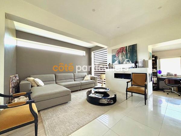 Vente
                Maison155 m² - 6 Pièces -
                    SAINT MEDARD EN JALLES (33160)