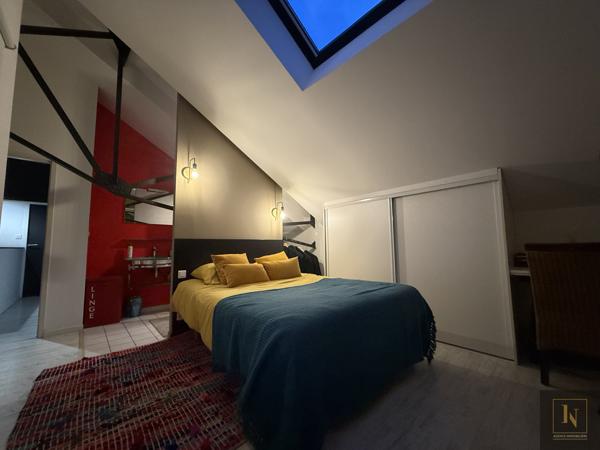 Maison
                                                                                                                                                                                                                                                                                                                        7 pièce(s)                                                                                                                                                                                                          4 chambre(s)                                                                                                                                                                                                          204  m²