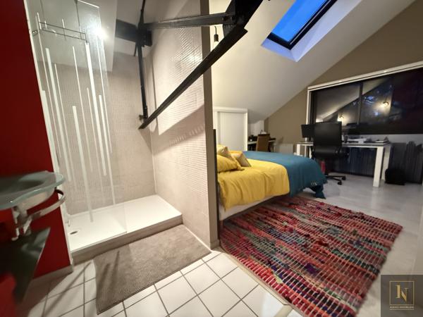 Maison
                                                                                                                                                                                                                                                                                                                        7 pièce(s)                                                                                                                                                                                                          4 chambre(s)                                                                                                                                                                                                          204  m²