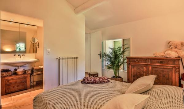 L'Isle-sur-la-Sorgue (84800) PROPRIETE 240M2