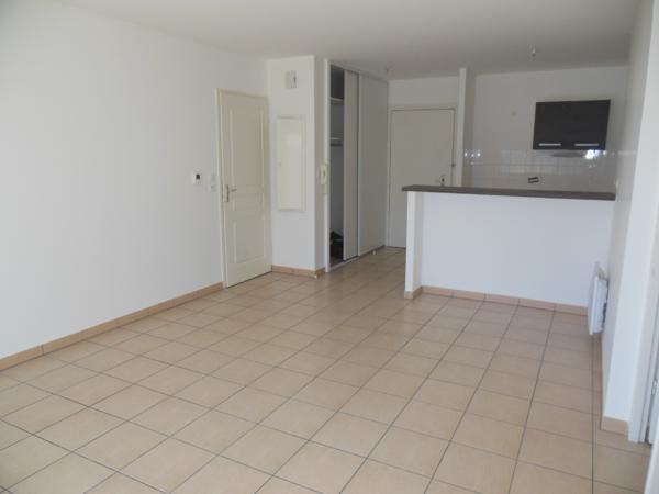 Toulouse 31200 Métro BORDEROUGE SANS FRAIS AGENCE  Agréable T3 Récent de 61.60m² avec  Terrasse couverte /loggia de 5.82m² ,cellier/buanderie, place de parking