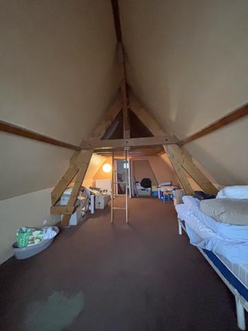 CHATILLON sur Seine : maison R+2 centre ville de 280 m² construction de 1950 avec terrain de 520m² et garages. Châtillon-sur-Seine (21400)