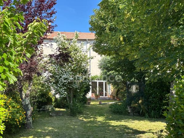 Maison de ville atypique 300m2 habitables-lumineuse-grand jardin-7 chambres