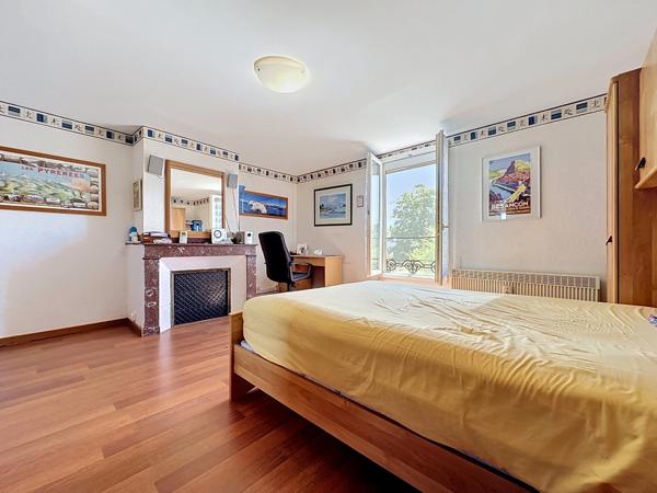 Maison de ville atypique 300m2 habitables-lumineuse-grand jardin-7 chambres