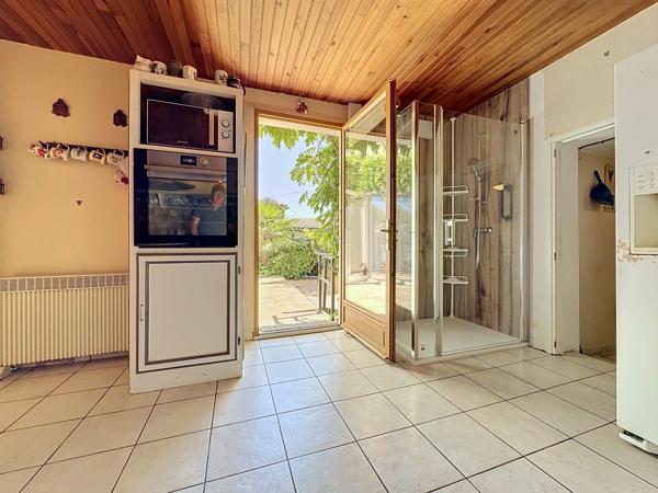 Maison de ville atypique 300m2 habitables-lumineuse-grand jardin-7 chambres