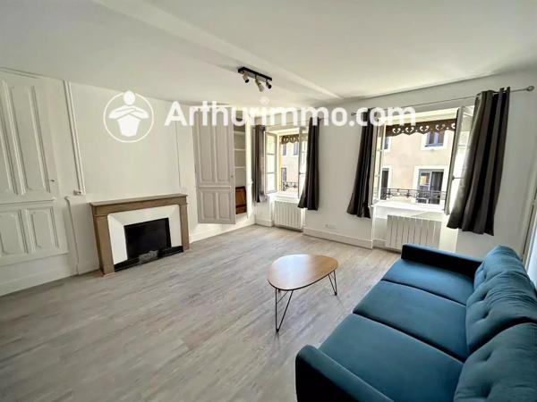 Location                                                      Appartement
                        
                     4 pièces                      79 m2                     à Trévoux