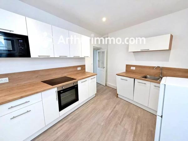 Location                                                      Appartement
                        
                     4 pièces                      79 m2                     à Trévoux