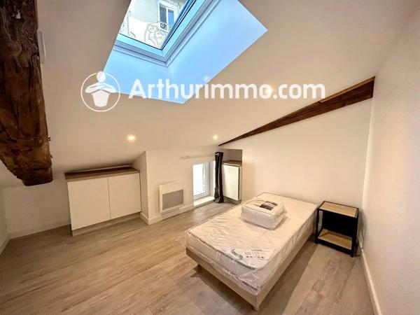 Location                                                      Appartement
                        
                     4 pièces                      79 m2                     à Trévoux