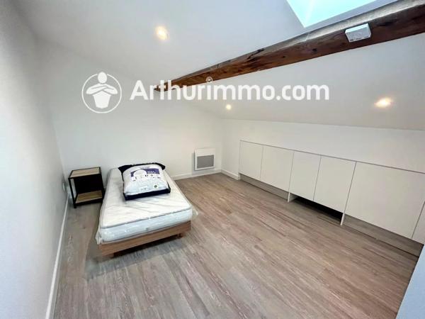 Location                                                      Appartement
                        
                     4 pièces                      79 m2                     à Trévoux