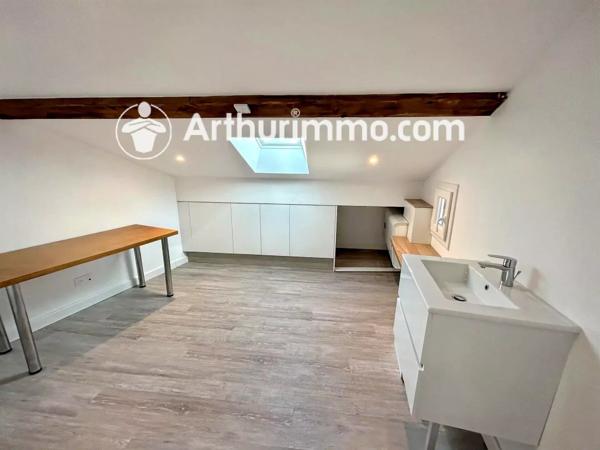 Location                                                      Appartement
                        
                     4 pièces                      79 m2                     à Trévoux
