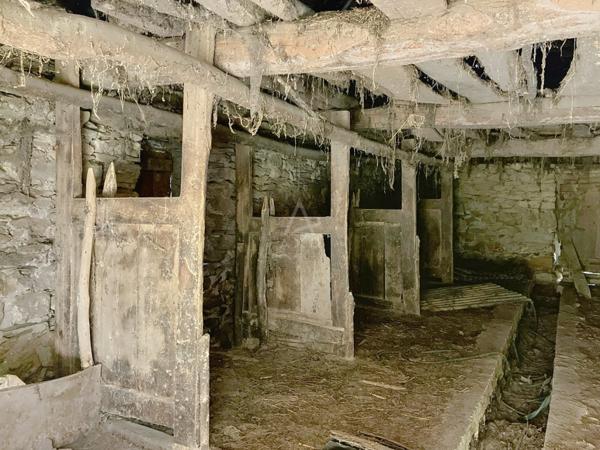 Deux granges dans le Val d'Azun, Arbéost