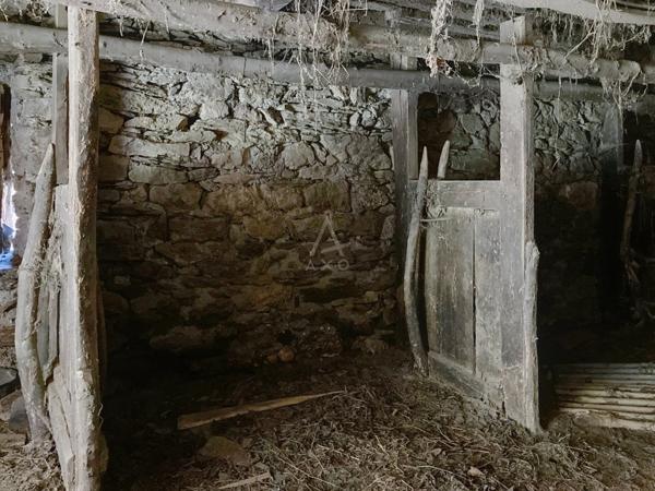 Deux granges dans le Val d'Azun, Arbéost