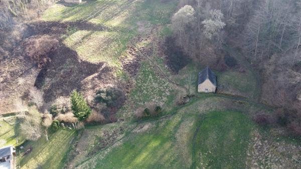Deux granges dans le Val d'Azun, Arbéost
