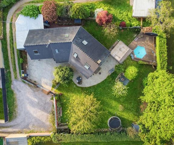 Maison à LA BAZOGE, 72650 - 6 pièces 125m²