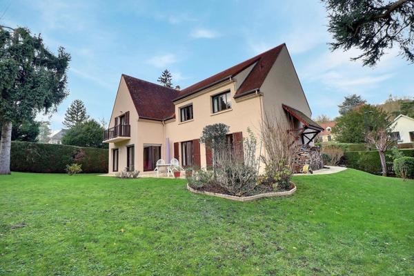 Grande villa familiale à L'ETANG LA VILLE.