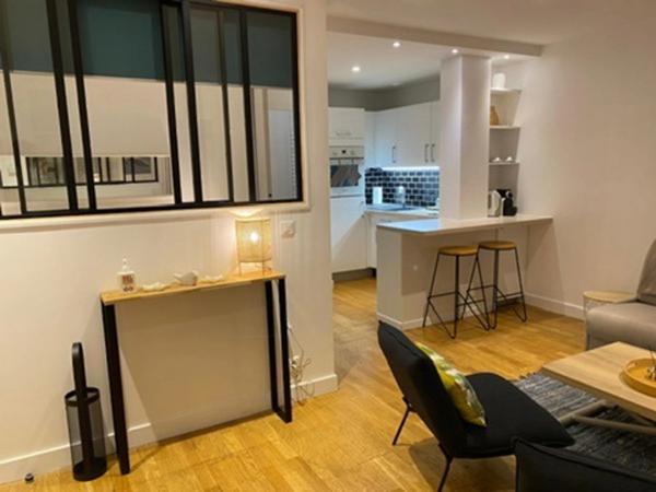 BIARRITZ CENTRE – T1 BIS MEUBLÉ 29,66 M² – BAIL MOBILITÉ 10 MOIS – 700 € CC
