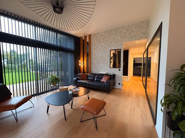 EXCEPTIONNEL A BEG MEIL- Maison contemporaine 4 chambres de plain pied.